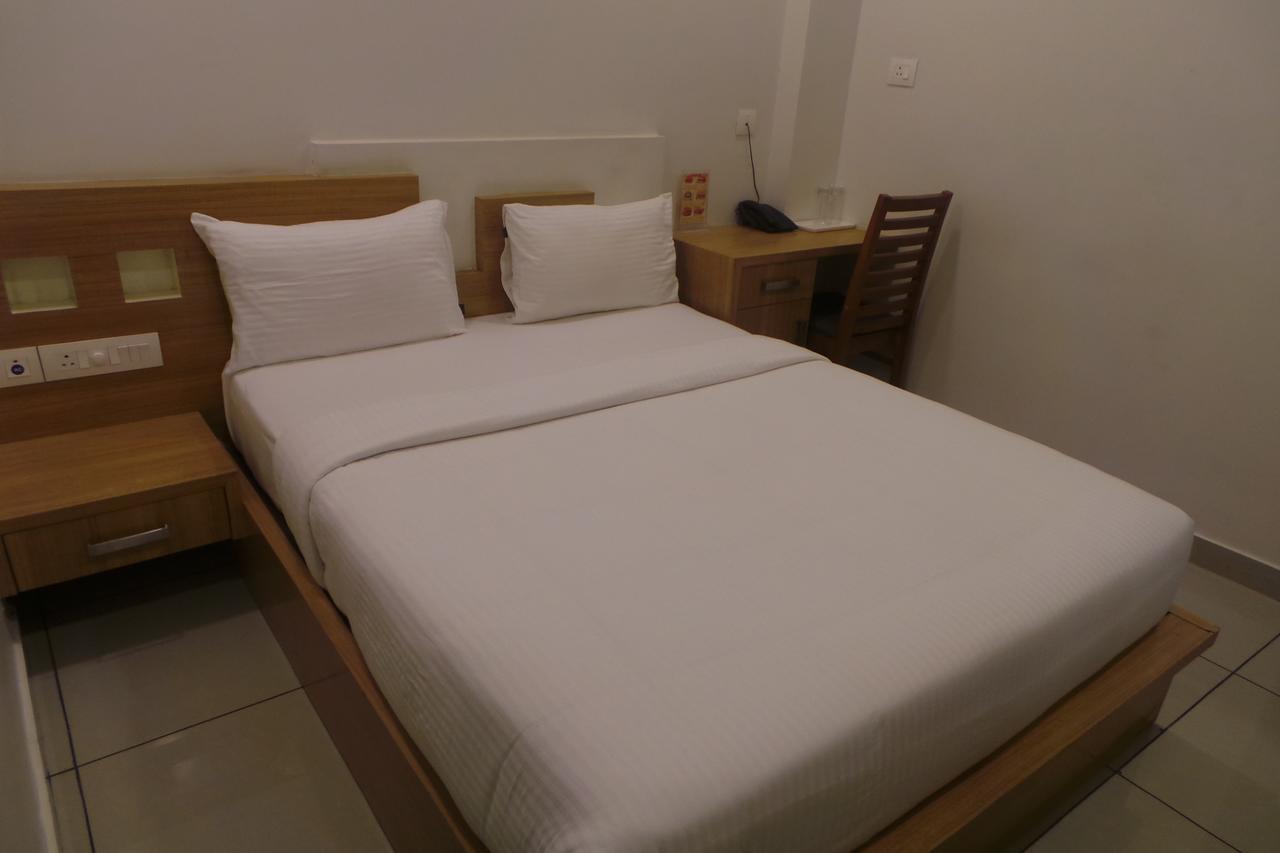 Saas Residency Hotel Kozhikode Luaran gambar