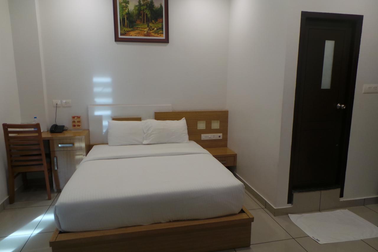 Saas Residency Hotel Kozhikode Luaran gambar