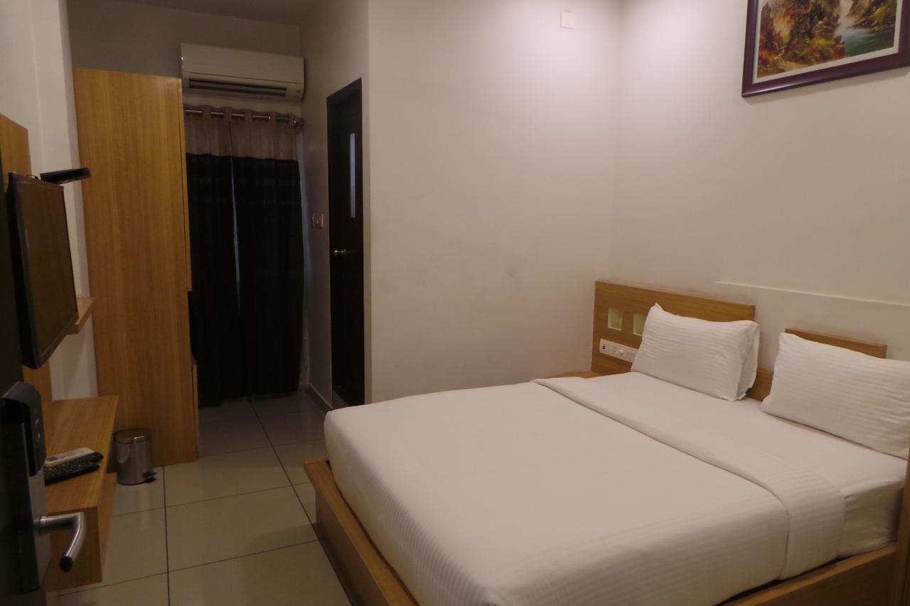 Saas Residency Hotel Kozhikode Luaran gambar