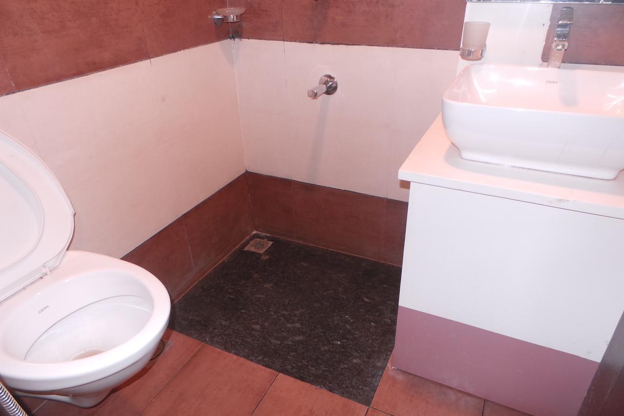Saas Residency Hotel Kozhikode Luaran gambar