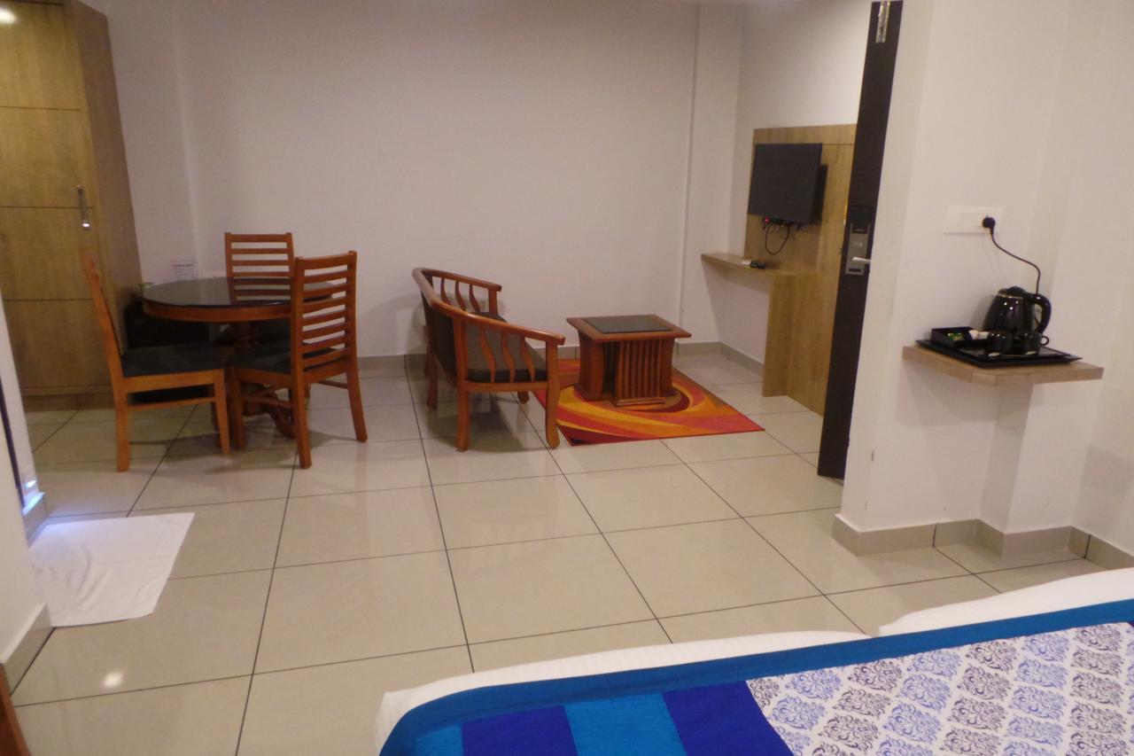 Saas Residency Hotel Kozhikode Luaran gambar