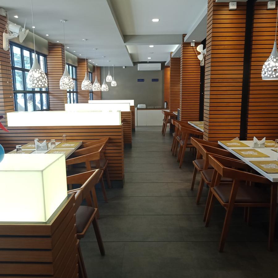 Saas Residency Hotel Kozhikode Luaran gambar