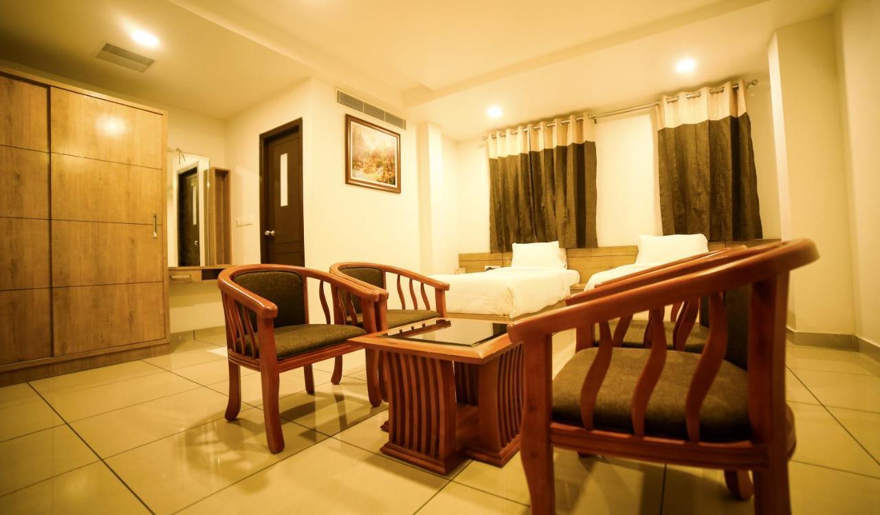 Saas Residency Hotel Kozhikode Luaran gambar
